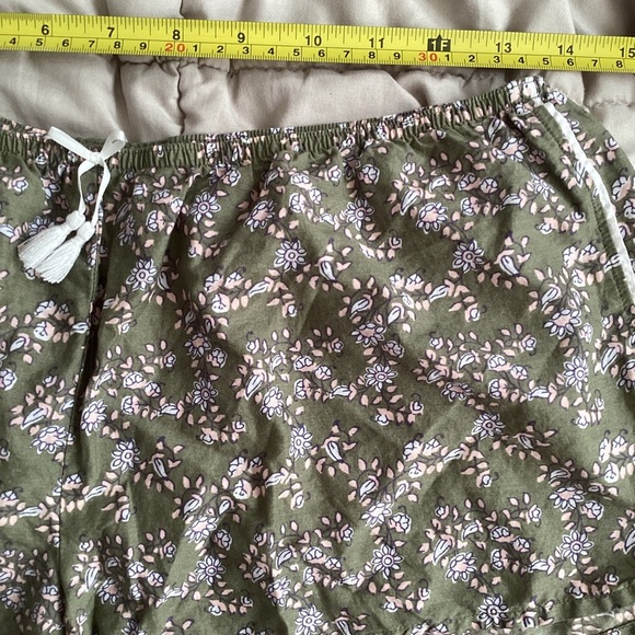 Victoria secret green floral draw string pajama shorts - Picture 6 of 7